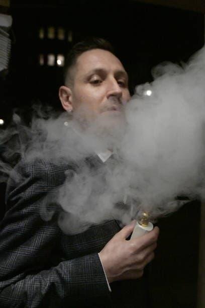 Practical strategies for school staff to address sign of e-cigarette use in a classroom while accommodating trực tiếp bóng đá broadcasts