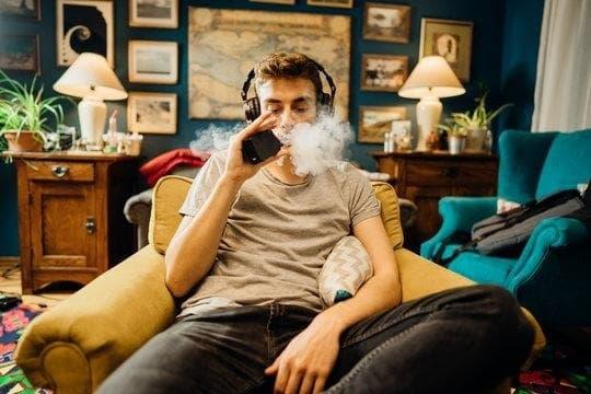 How nha cai uy tin adapt to changing player habits as e cigarettes to quit smoking influence betting behavior