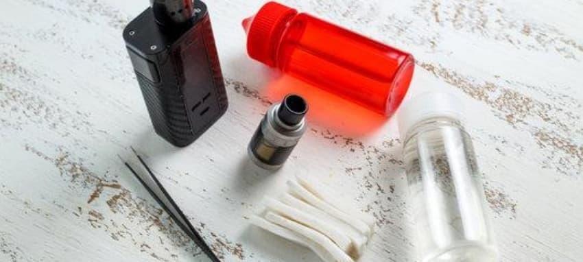 Winning poker hands and pocket guides to glo e cigarette vaping plus fresh poker tactics for casual players