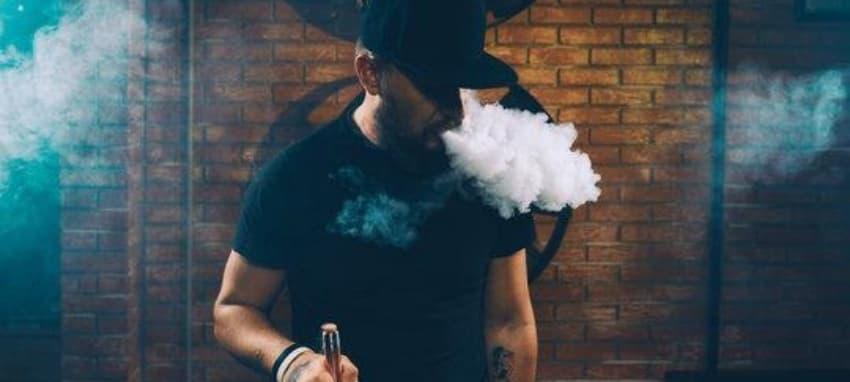 Balancing leisure and health with casino online uy tín and the tobacco cigarettes vs e-cigarettes debate