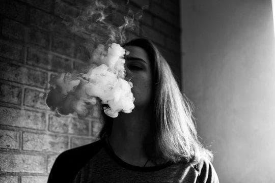 Practical strategies for school staff to address sign of e-cigarette use in a classroom while accommodating trực tiếp bóng đá broadcasts