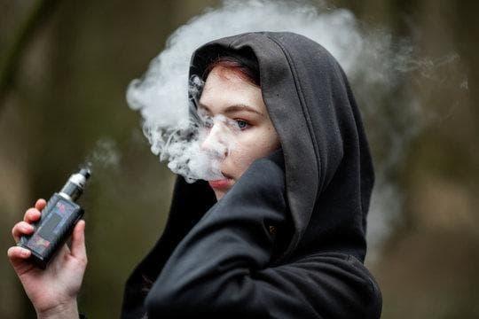 nhà cái uy tín and vapor cigarettes online guide to finding trusted bookmakers and buying vaping products safely